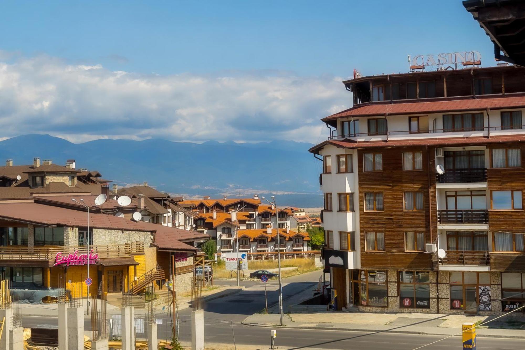 Granat Gondola Lift Apartments Bansko Ngoại thất bức ảnh