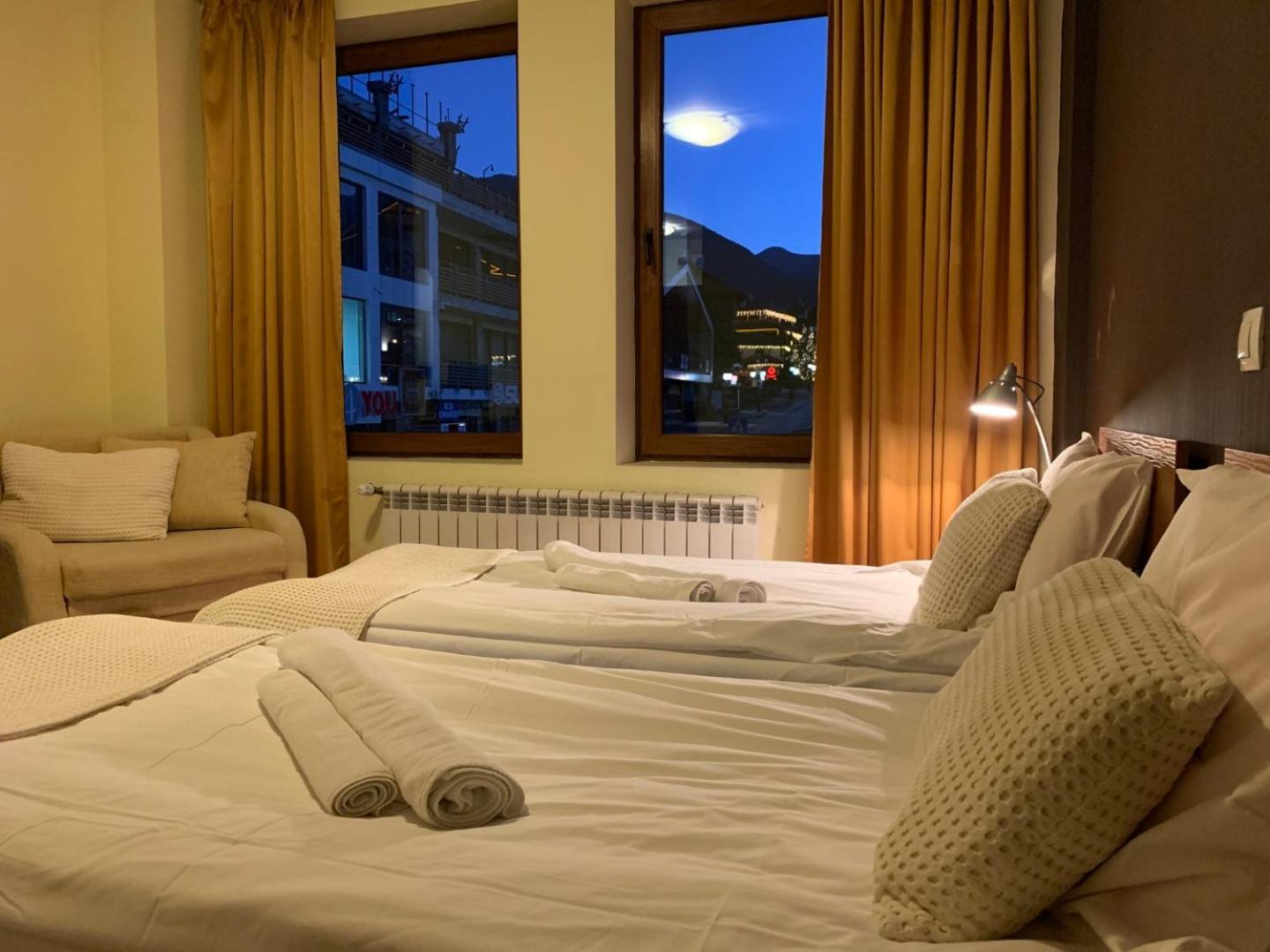 Granat Gondola Lift Apartments Bansko Ngoại thất bức ảnh